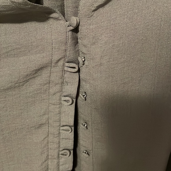 Torrid beautiful green blouse - Picture 3 of 4